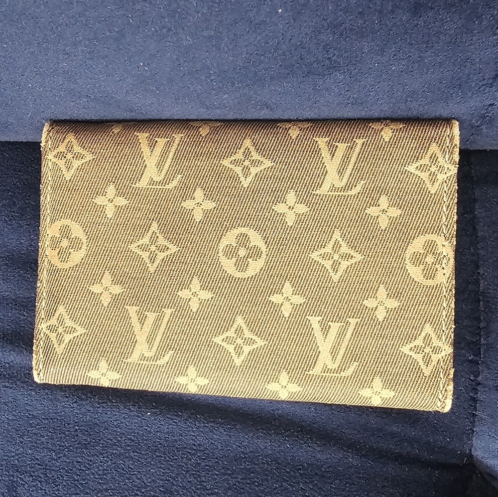 Authentic LOUIS VUITTON Monogram Idylle Multicles 6 Key Case M62992 Navy & Gray - Picture 2 of 13